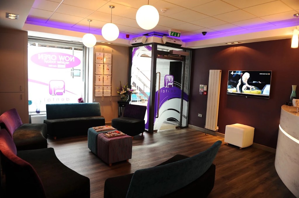 G1 Dental waiting lounge